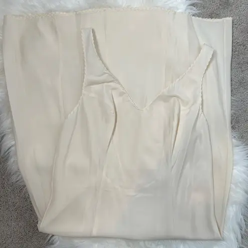 LORD & TAYLOR Vintage Slip Womens Sz Small Wonder Maid Fine Lingerie Union Label