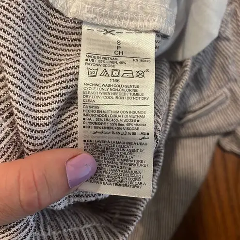 Old Navy  linen blend pinstripe cargo pant size small