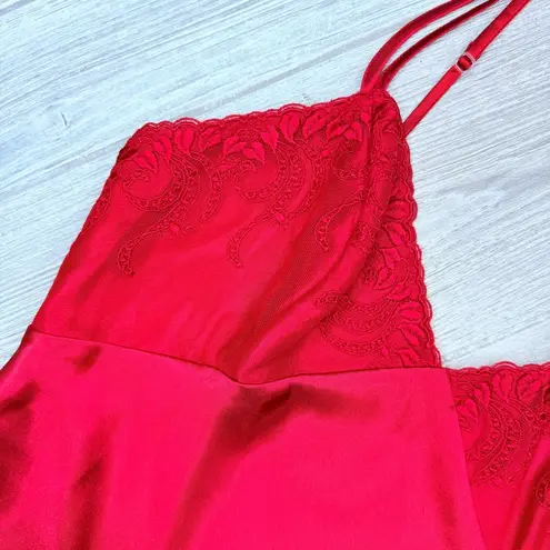 La Senza Satin Robe & lingerie nighty Lace Trim Sleeve in Cosmo Red dressing robe small