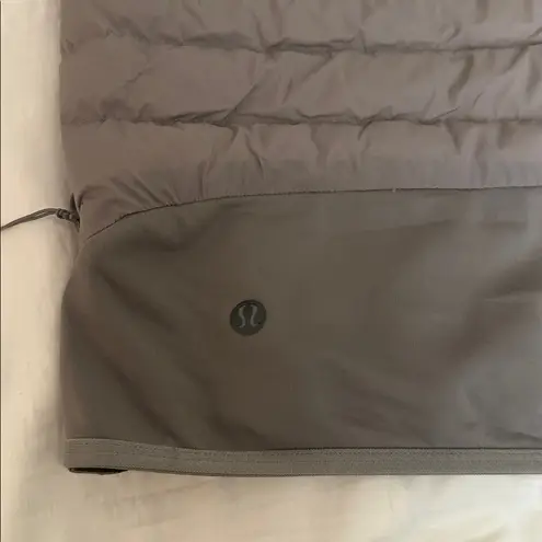 Lululemon  Down for it all Gray Hooded Jacket Sz SP - Image 9