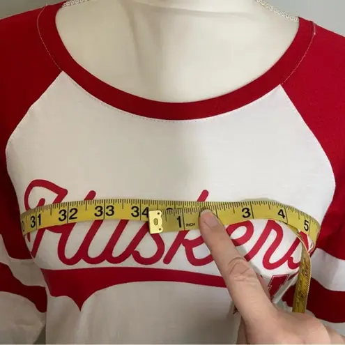 Captivating Apparel NWT Huskers Scarlet Red White Raglan Tee University of Nebraska Cornhuskers New