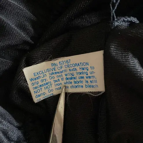 Mei Lin 1980’s black waist half slip knee length side slit midi small nylon lace