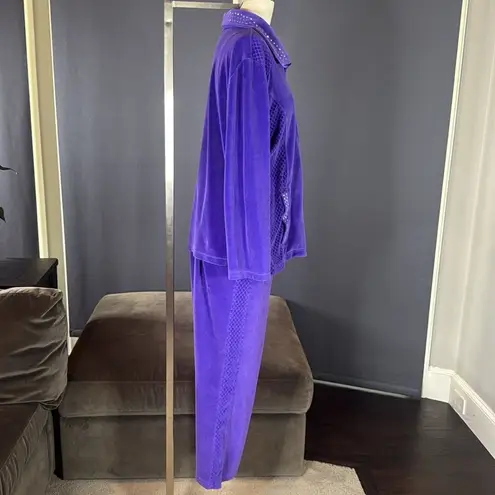 Alfred Dunner Women's Purple 2 Piece
Velour Loungewear Set Size 16W
