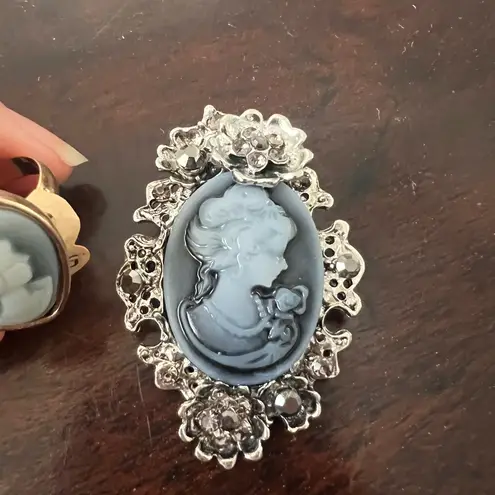 Elegant Cameo Jewelry Set ring and Lady Cameo Brooch Silver