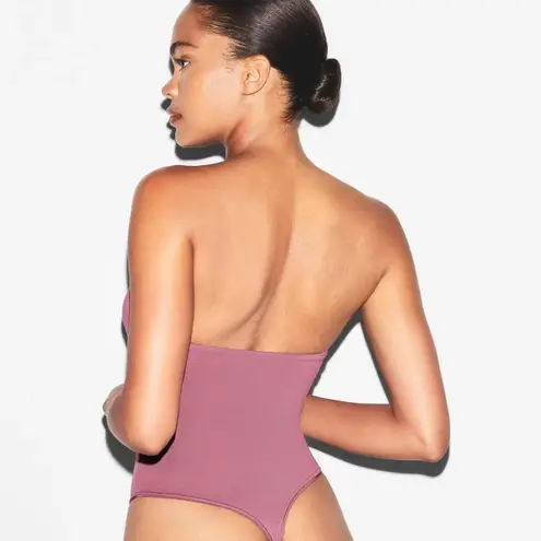 SKIMS Smooth Layers Strapless Bodysuit in Redwood, Size Large