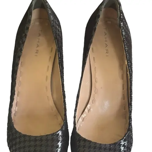 Tahari  pumps