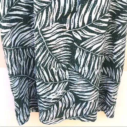 Lucca Couture Womens small Green Leaf print Racerback V-neck sleeveless dress