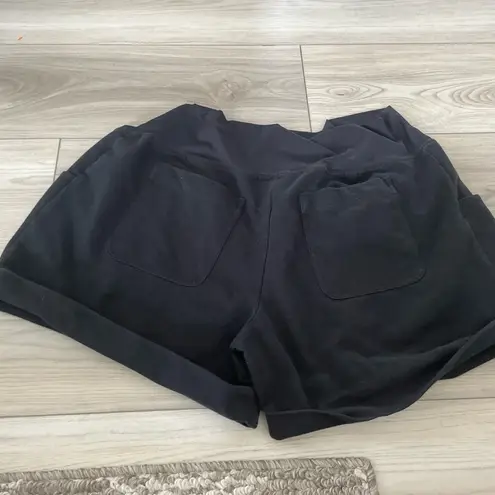 Liz Lange Maternity Black Casual Shorts Size Large