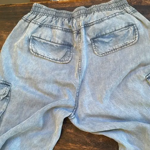 Envy Slouchy denim cargo Light Blue Pants size oversized small lightweightight NWT