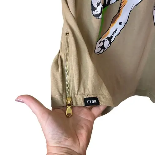 Contender MCMLXXXV111 Graphic Tiger Top Size 2XL Unisex Tan