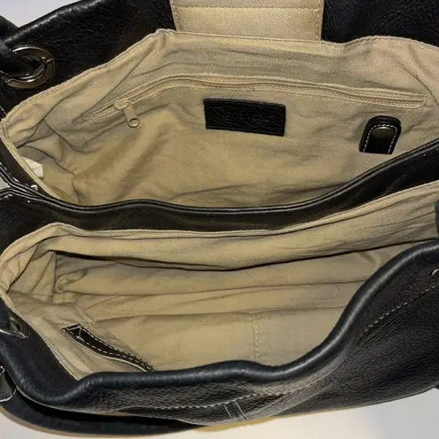 TIGNANELLO BLACK PEBBLED LEATHER SHOULDER BAG OUTSIDE ZIP POCKET
BLACK BEAUTY