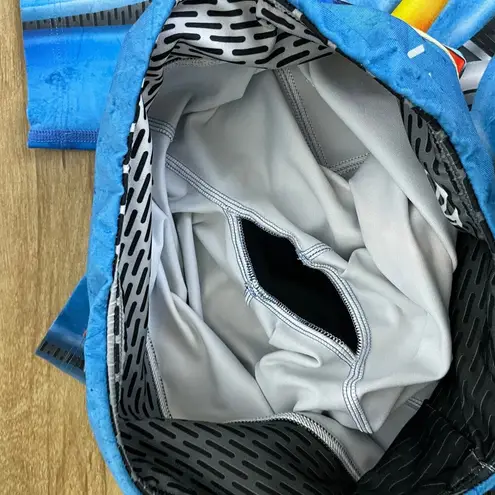 INKnBurn Womens Cropped Tights Size 6 Biodroid Robot Run Jog Train Art Gym Blue