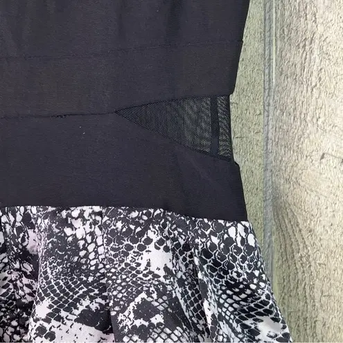 XScape Size 6 Black A-Line V-Neck Reptile Print Bodice Pleated Lined Tulle Dress