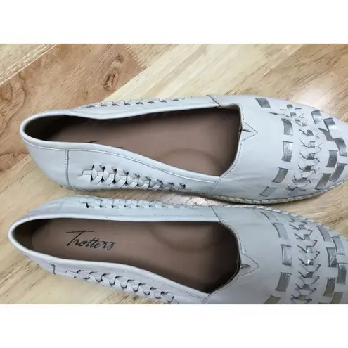 Trotters Rory Loafer Women's 11 White Leather Slip On Slip Resistant Lightweight