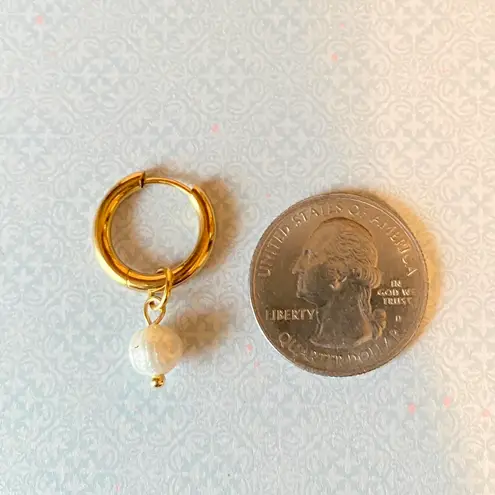 Handmade dainty freshwater pearls hoop earrings💖