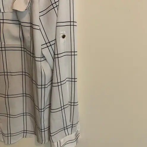 Ivanka Trump Womens Size Small Blouse White and Black Dress Shirt Silver Buttons