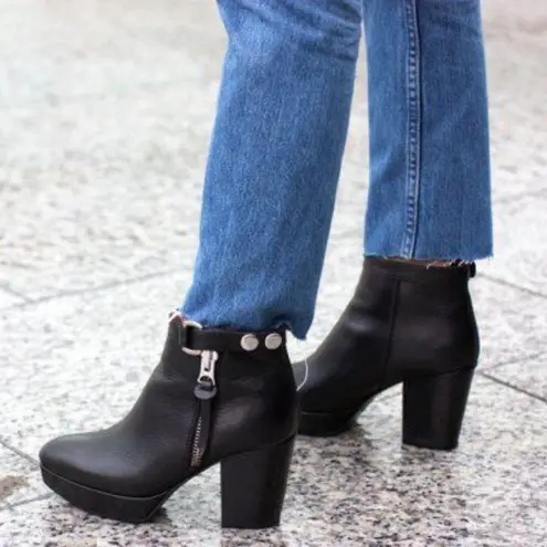 Acne Studios Orbit Black Leather Heeled Ankle Boots EU 40 / US 10