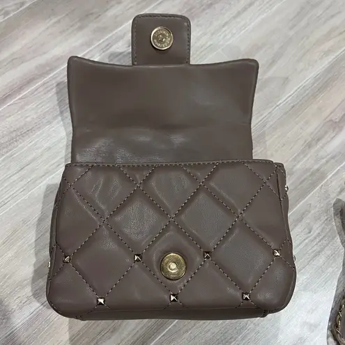 Badgley Mischka NWT Crossbody Bag Quilted Studded Pearl Handle Chain Strap Taupe