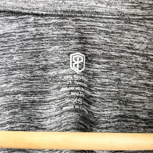 Born Primitive Long Sleeve Grey Pullover Women’s XS Lightweight Zip Neck Gray