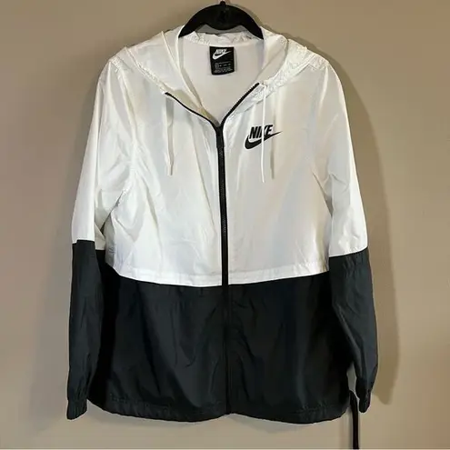 Nike  Women’s White Black Zip Up Windbreaker Jacket XS