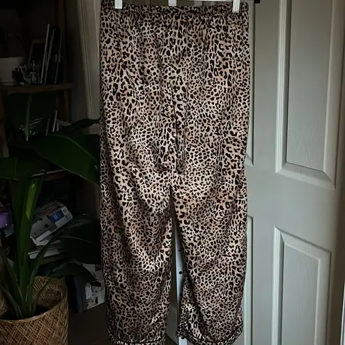 In Bloom  Women’s Cheetah Pajama Lounge Set Small thumbnail 8