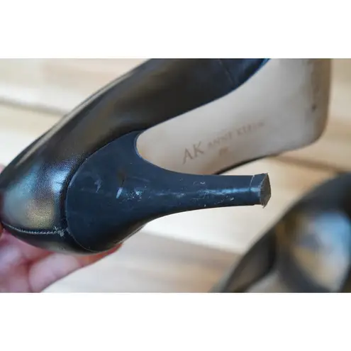 Anne Klein  Wystere Classic Black Leather Pumps Closed Round Almond Toe Size 8M