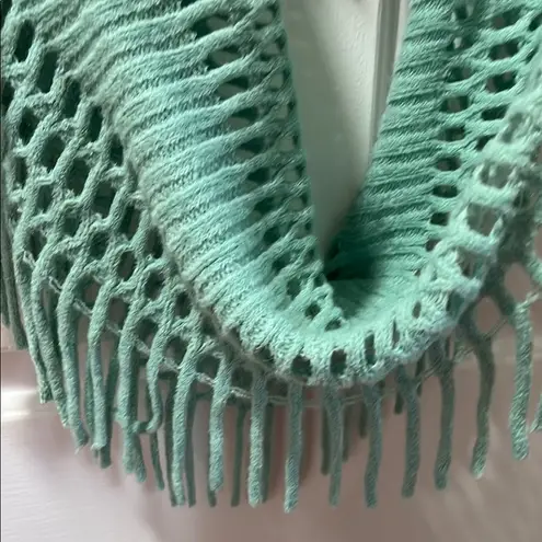 Vibrant Green Fringed Shawl with Lightweight Knit Design