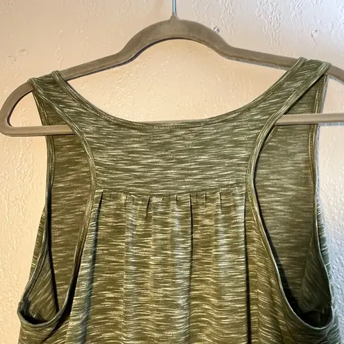 Green Midi Dress with Tank Top Style and Scoop Neck SZ L Grainy Flowy Print NWT Size L