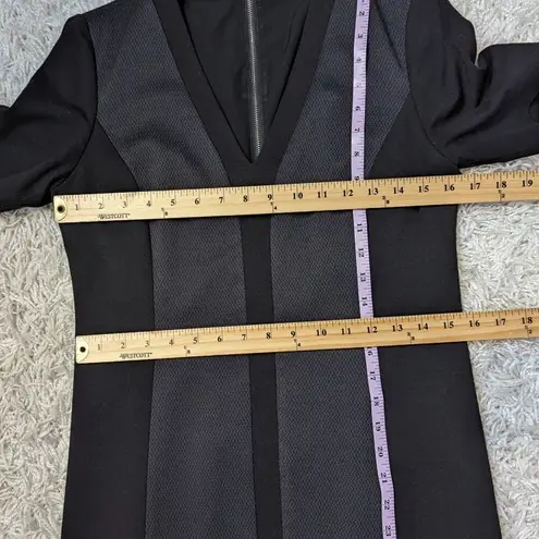 Tahari V-neck Short Sleeve Sheath Dress Black and Gray Size 8
