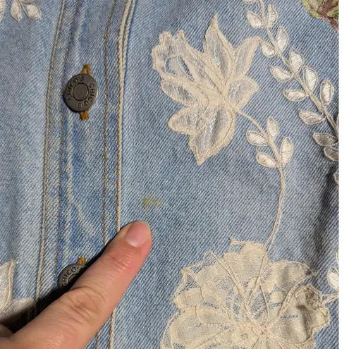 Vtg 1990s Chico's Rose Floral Applique Light Wash Fringe Denim Jacket 2 L Blue Size L