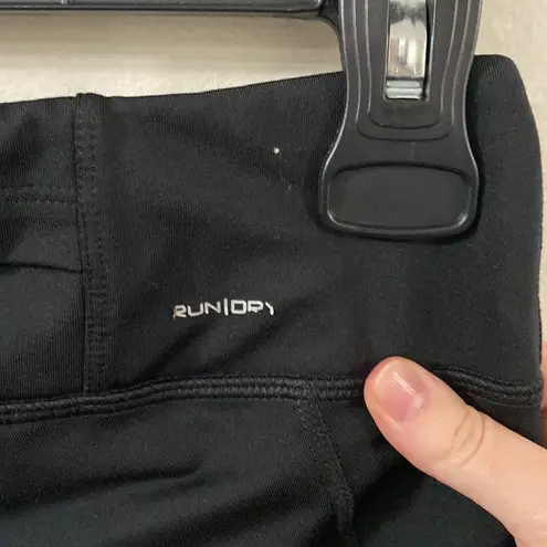 Saucony black Scooter athletic Capri run dry leggings size S