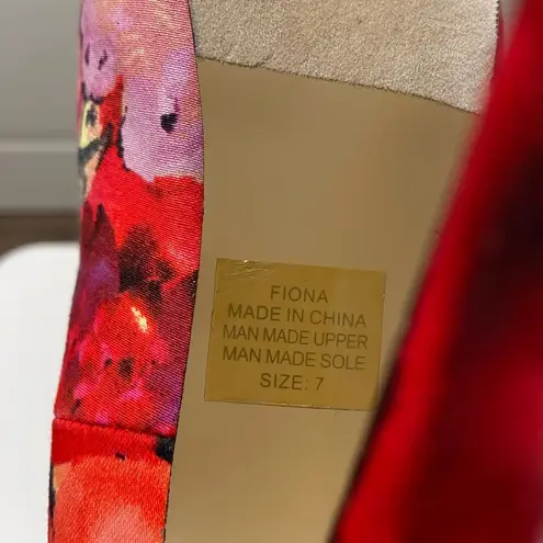 Angeles Shoes women’s floral Fiona pumps — size 7 Pink