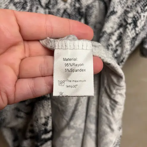 Popyoung Plus Size 3XL Snakeskin Blouse Tunic Rayon Spandex Top White