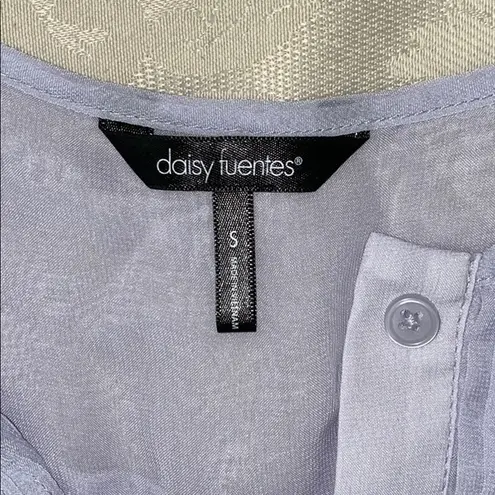Daisy Fuentes Daisy Fuentes women’s small purple pleated blouse