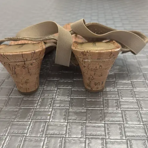 Croft & Barrow ® Agnes gold Women's Wedge Sandals size 6.5