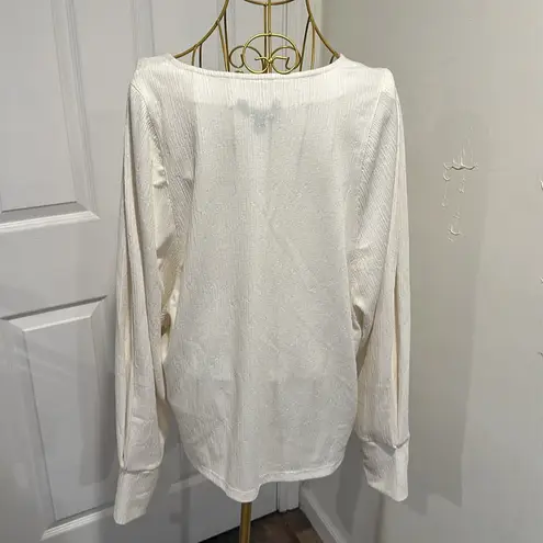 Banana Republic  Ivory White Doleman Sleeve v neck Blouse w/long sleeves Size XL