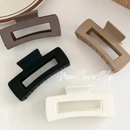 Large 4” Hair Clip Set Black