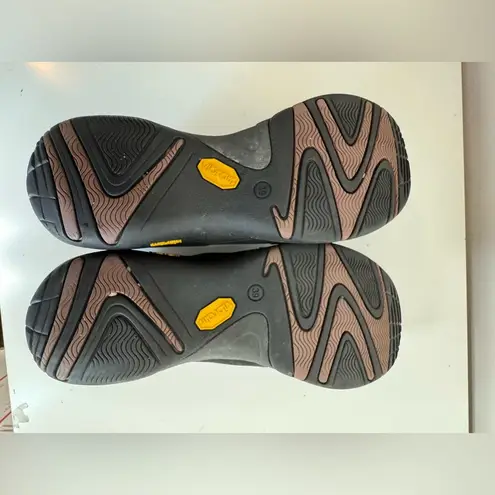 Dansko Women's Celeste Leather Flat, Grey Burnished Nubuck 39