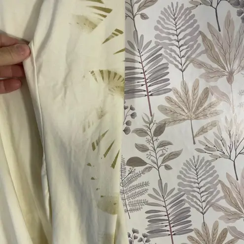 Mountain Hardwear Women's Hooded Long Sleeve Pullover Top M Beige Outdoor Hiking