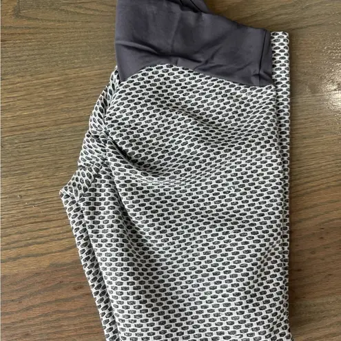 Stylish Women's Black and White Patterned Leggings Gray Size M