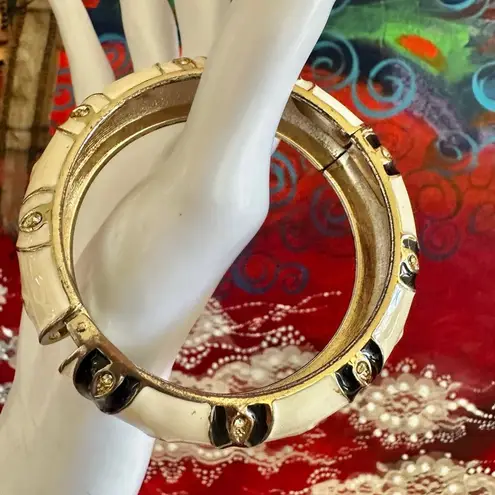 Sequin Black & Ivory Enamel Zigzag Clamper Bracelet