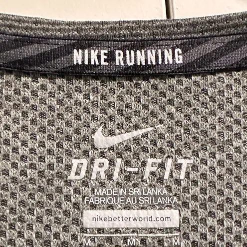 Nike EUC  Dri-Fit Running T-shirt Size M Gray/Black