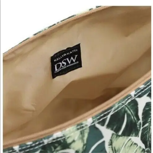 DSW  Green Leaf Weekender Bag Large Tote