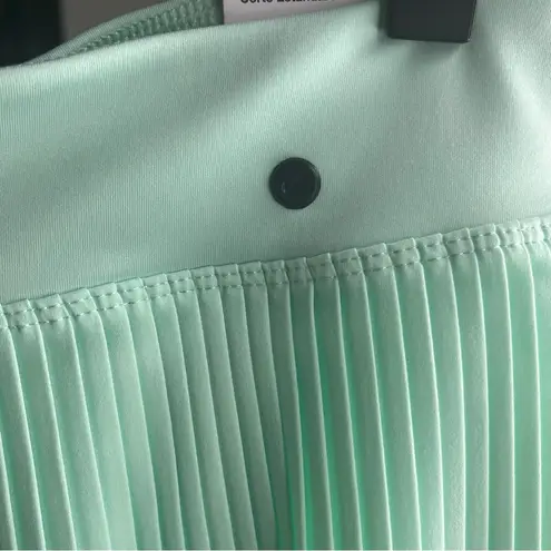 Nike  Pleated Women's Golf Skort Size M NWT