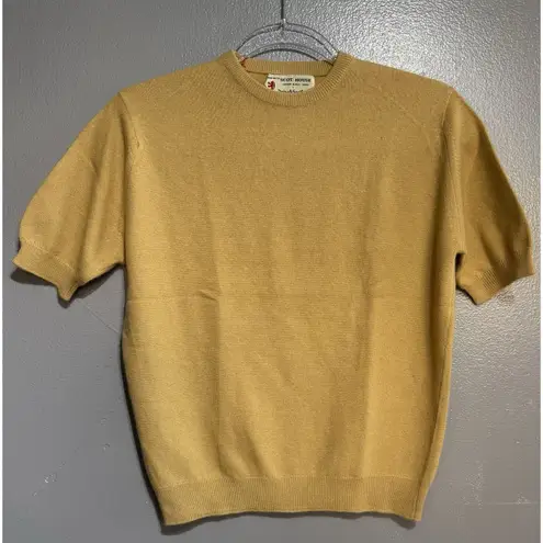 Vintage Woman Pringle of Scotland Yellow Gold Sweater Size 38 100% Cashmere