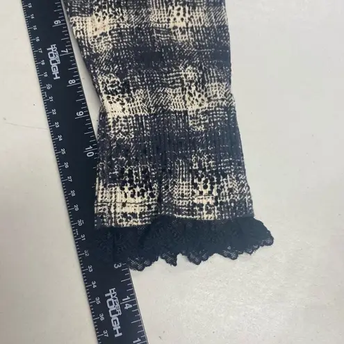 W By Worth Women’s Black And White Sweater Cardigan Shrug Size Small Button Up