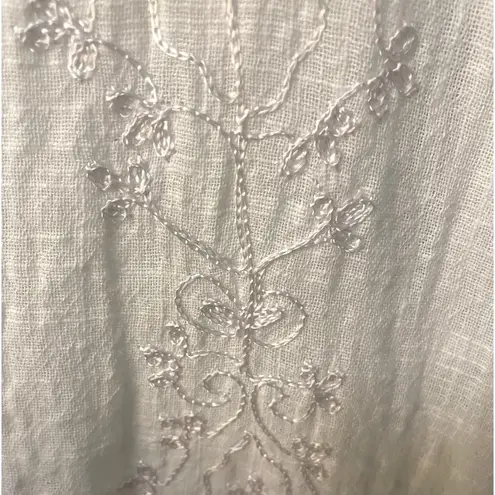 House of Skye Dress White Cotton Dress size S/M flaw