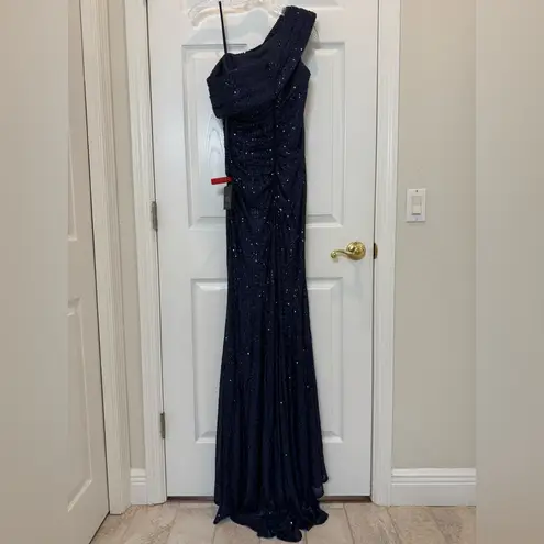 Mac Duggal NWT Ieena for 26550 Navy Sequined Drop Shoulder Gown Size 4