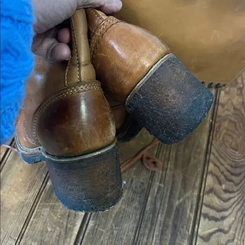 Vintage 1970s women’s Bort Carleton Brown Leather tall Lace