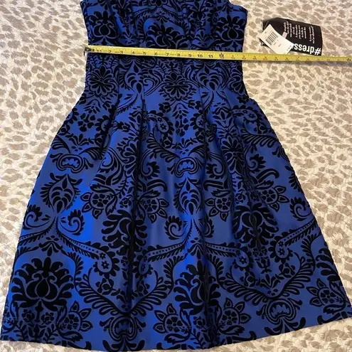 Gabby Skye  NWT Fit & Flare Dress Women Size 6  Royal Blue & Black Velvet…